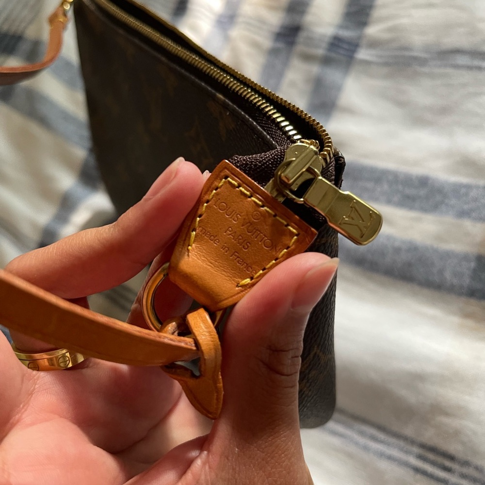 Louis Vuitton Brown Monogram accessory pochette. - Picture 6 of 7